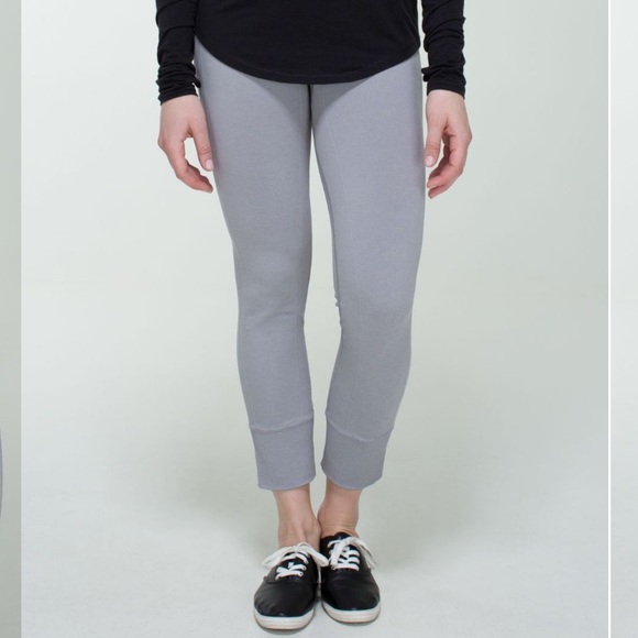 Lululemon Ebb To Street Pant EUC Size 10 - Picture 2 of 7